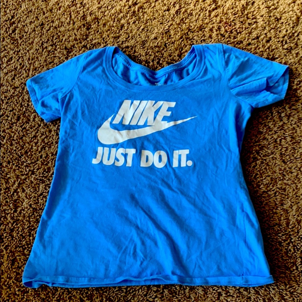 Nike tee